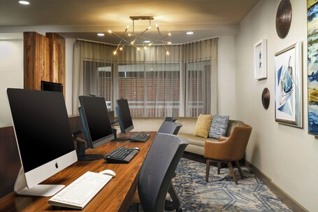 Courtyard by Marriott Orlando Downtown - Image 28