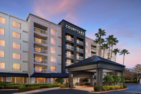 Courtyard by Marriott Orlando Downtown - Image 2