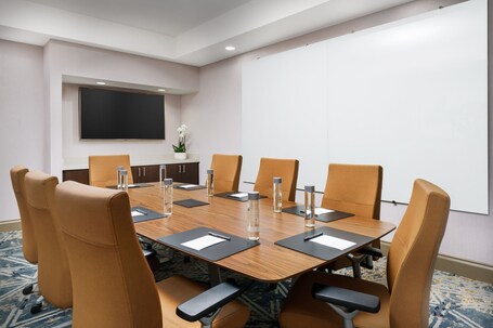 Courtyard by Marriott Orlando Downtown - Image 30