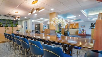 Free daily full breakfast