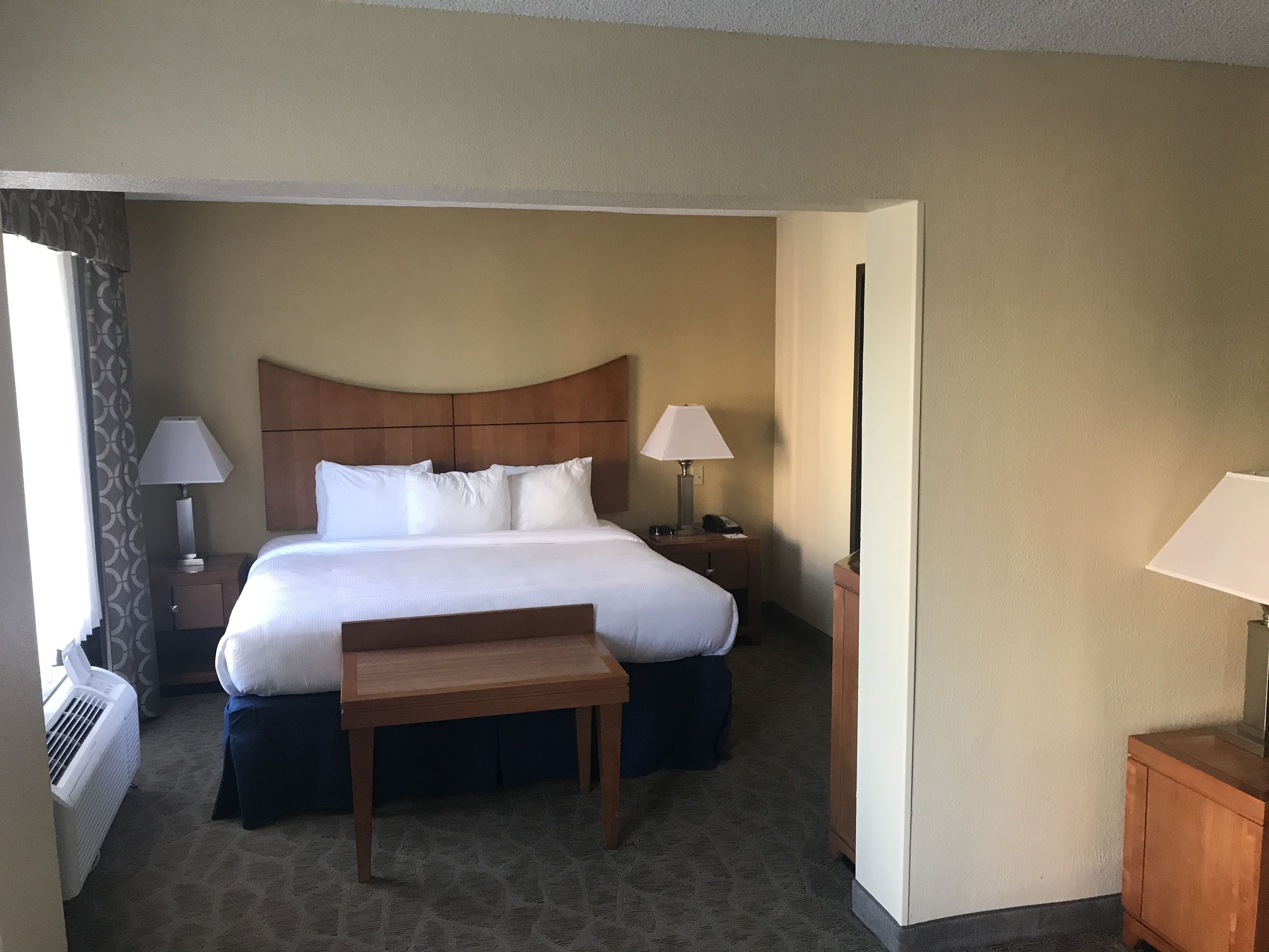 studio suite, 1 king bed, non smoking | hypo-allergenic bedding, in-room safe, laptop workspace