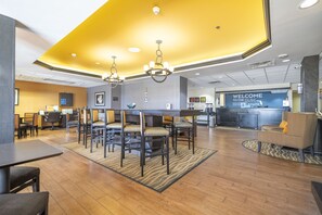 Lobby sitting area - Hampton Inn Spring Hill (Spring Hill)