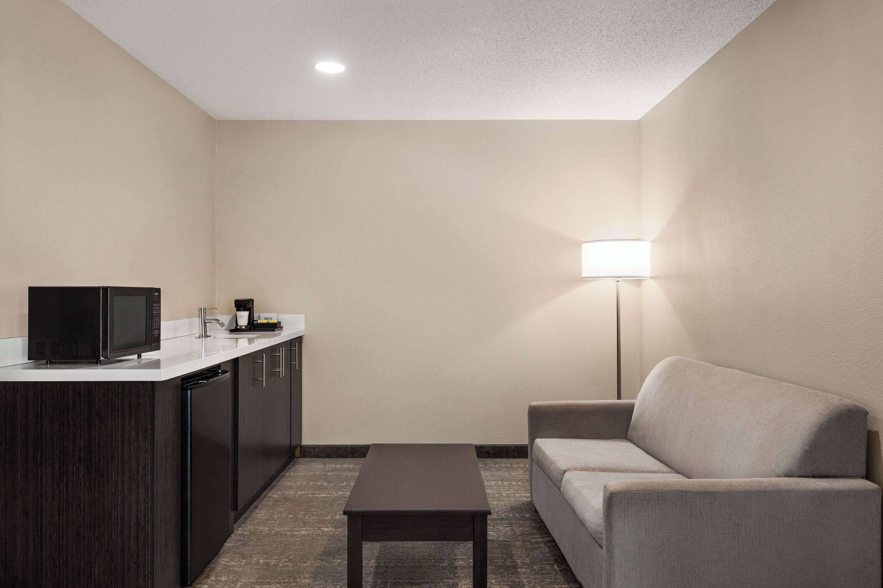 1 bedroom, desk, laptop workspace, blackout curtains