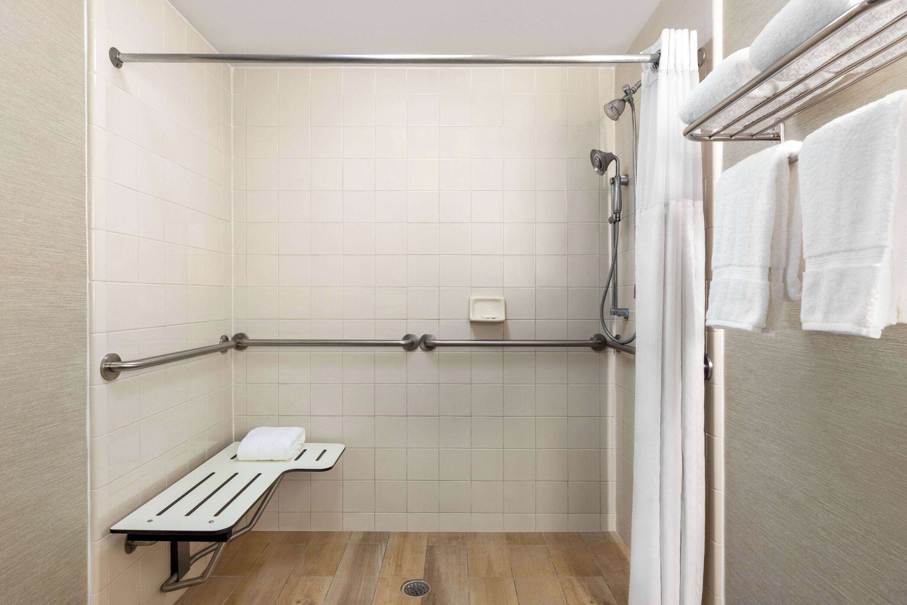 Kamar mandi difabel