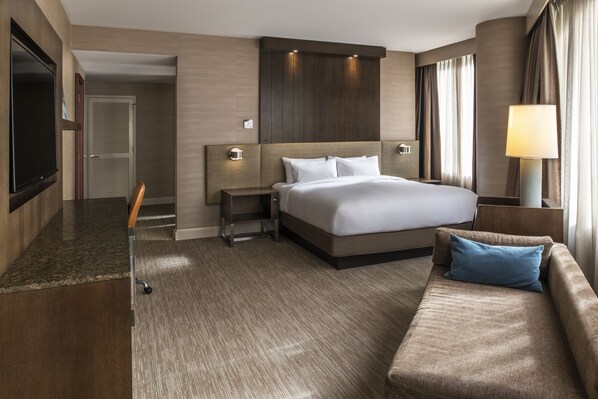 Chambre Deluxe, 1 très grand lit et 1 canapé-lit, en angle | Literie de qualité supérieure, surmatelas