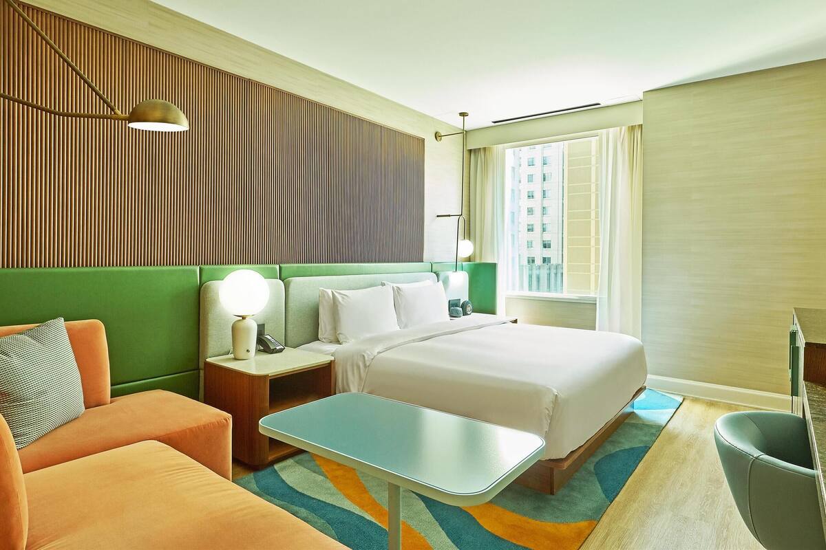 premium bedding, pillow-top beds, in-room safe, desk