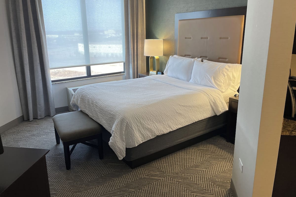 Suite, 1 King Bed, Roll-in Shower (Communications Accessible) | Premium bedding, in-room safe, desk, iron/ironing board