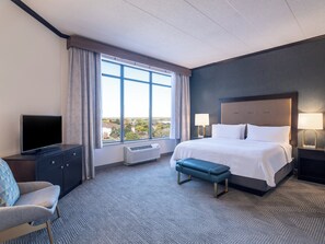 Premium bedding, in-room safe, desk, iron/ironing board - Holiday Inn Chicago Northwest-Elgin by IHG (Elgin)