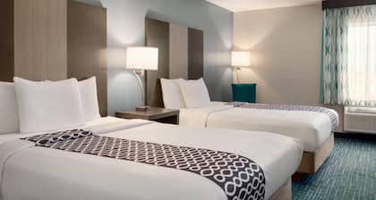 La Quinta Inn & Suites by Wyndham Peru Starved Rock St Park