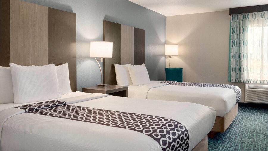 La Quinta Inn & Suites by Wyndham Peru Starved Rock St Park