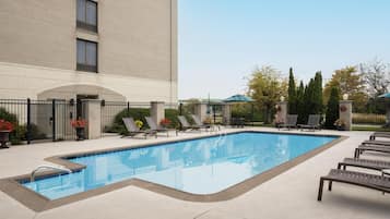 Piscine extérieure (ouverte en saison)