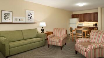 Premium bedding, in-room safe, desk, laptop workspace