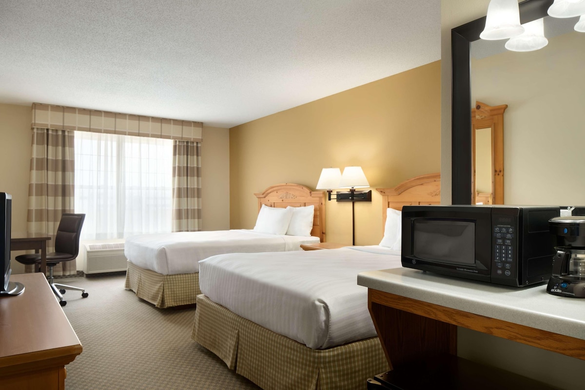 2 Queen Beds-Non Smoking