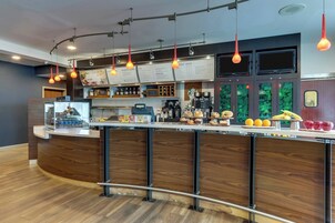 Breakfast and dinner served, American cuisine