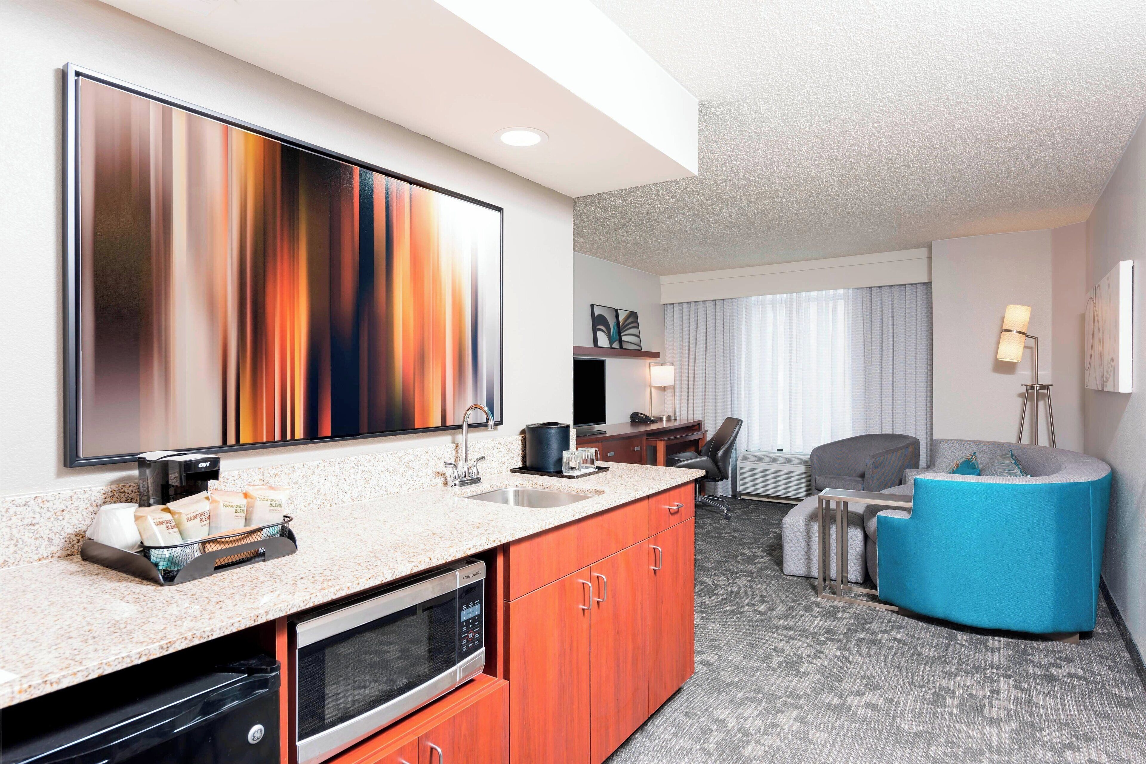 fridge, microwave, coffee/tea maker