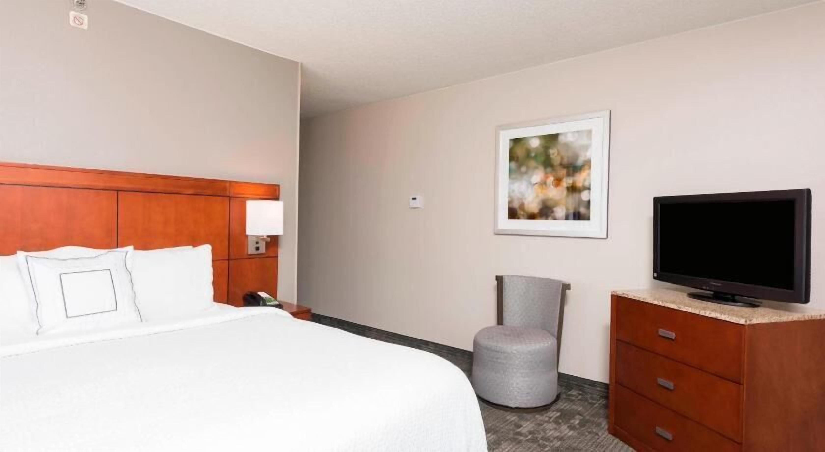 Allergikerbettwaren, Zimmersafe, Schreibtisch, Bügeleisen/Bügelbrett