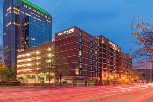 Courtyard Louisville Downtown