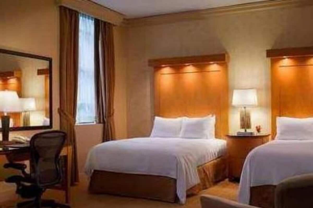 高級寢具、羽絨被、特厚豪華床墊、房內夾萬