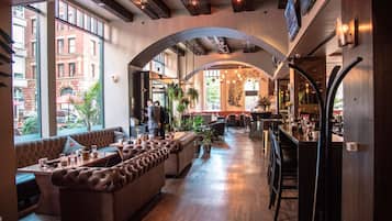 Frühstück, Mittagessen, Abendessen, amerikanische Küche