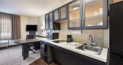 Sonesta Simply Suites Boston Braintree