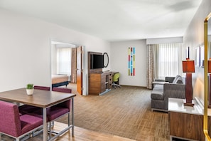 Suite, 1 King Bed, Accessible, Bathtub (Mobility & Hearing) | Living area | 25-inch TV with cable channels, pay films