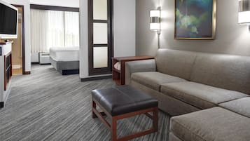 Hypo-allergenic bedding, pillowtop beds, minibar, desk