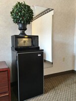 Room, 1 King Bed, Smoking | Desk, soundproofing, iron/ironing board, free WiFi