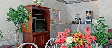 Desayuno continental gratuito y diario