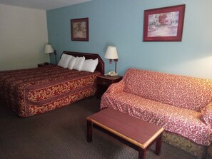 Desk, soundproofing, iron/ironing board, free WiFi