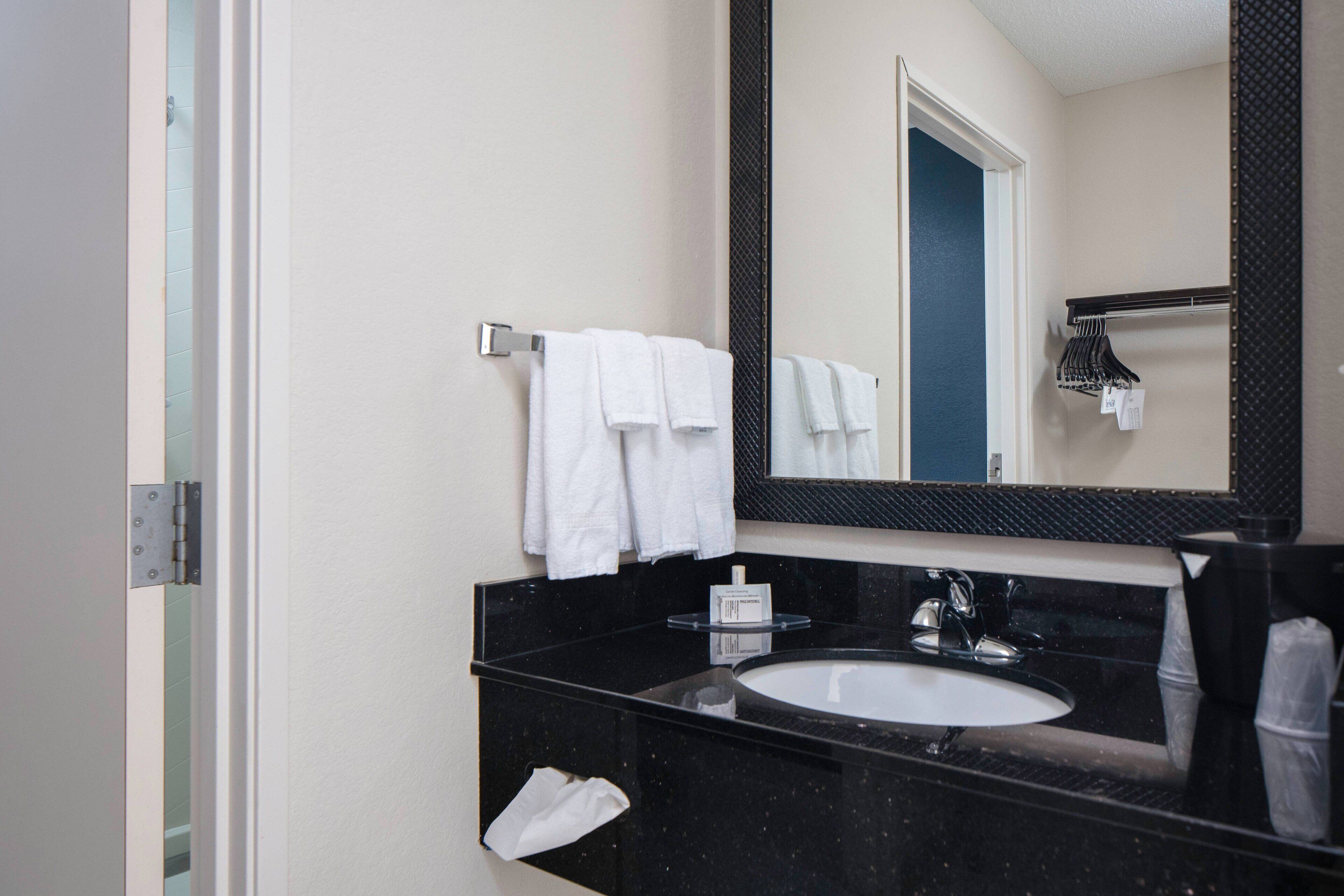 combined shower/bathtub, free toiletries, hair dryer, towels