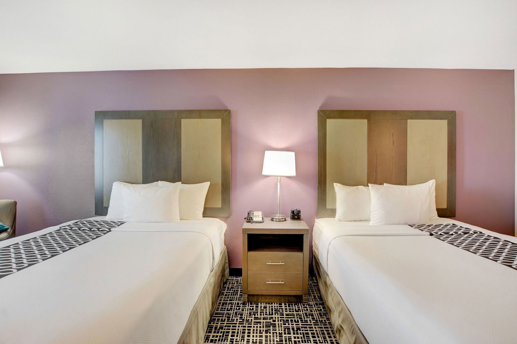 Ropa de cama de alta calidad, escritorio y cortinas blackout 