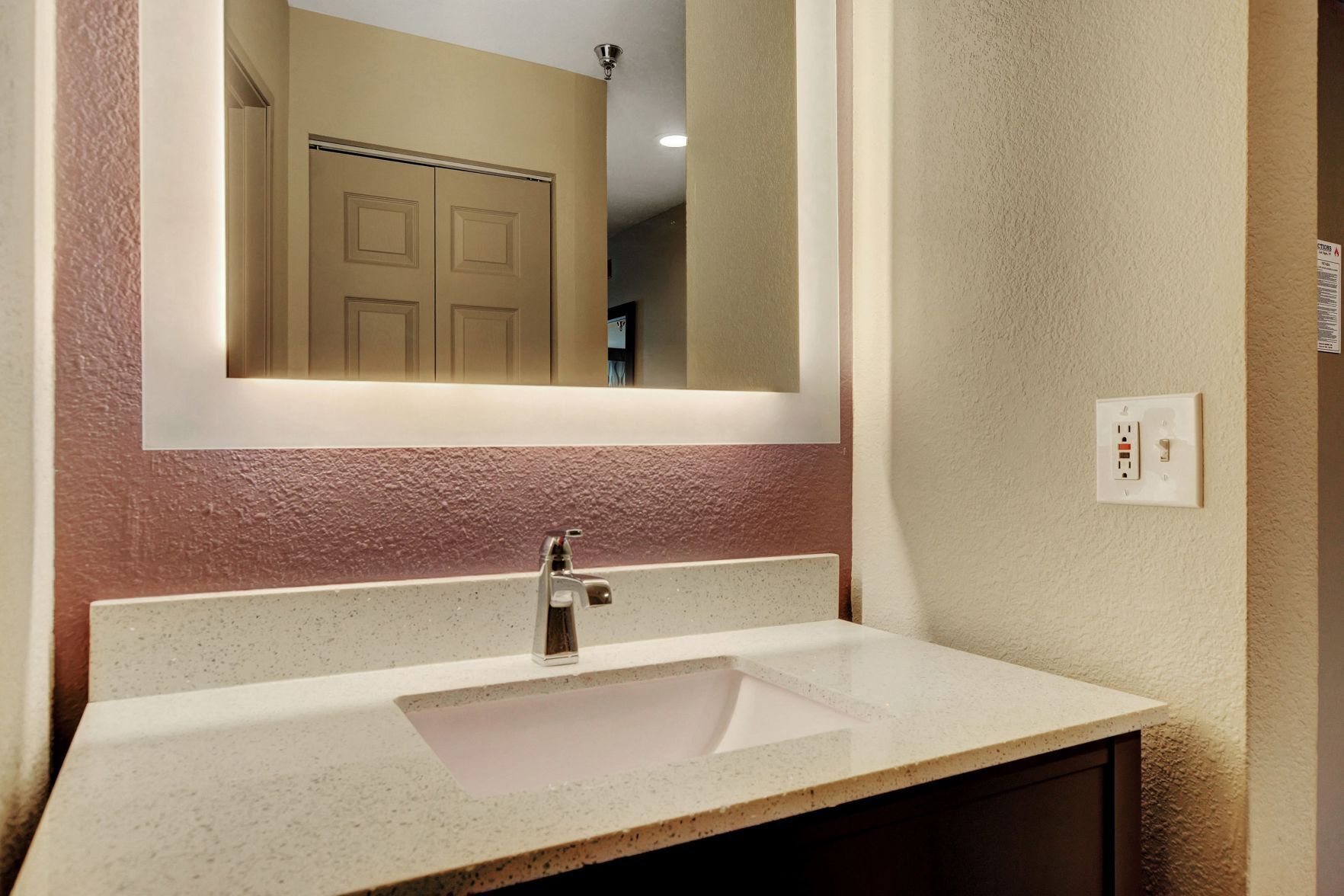 Baño | Amenidades de baño gratuitas, secadora de cabello, toallas 