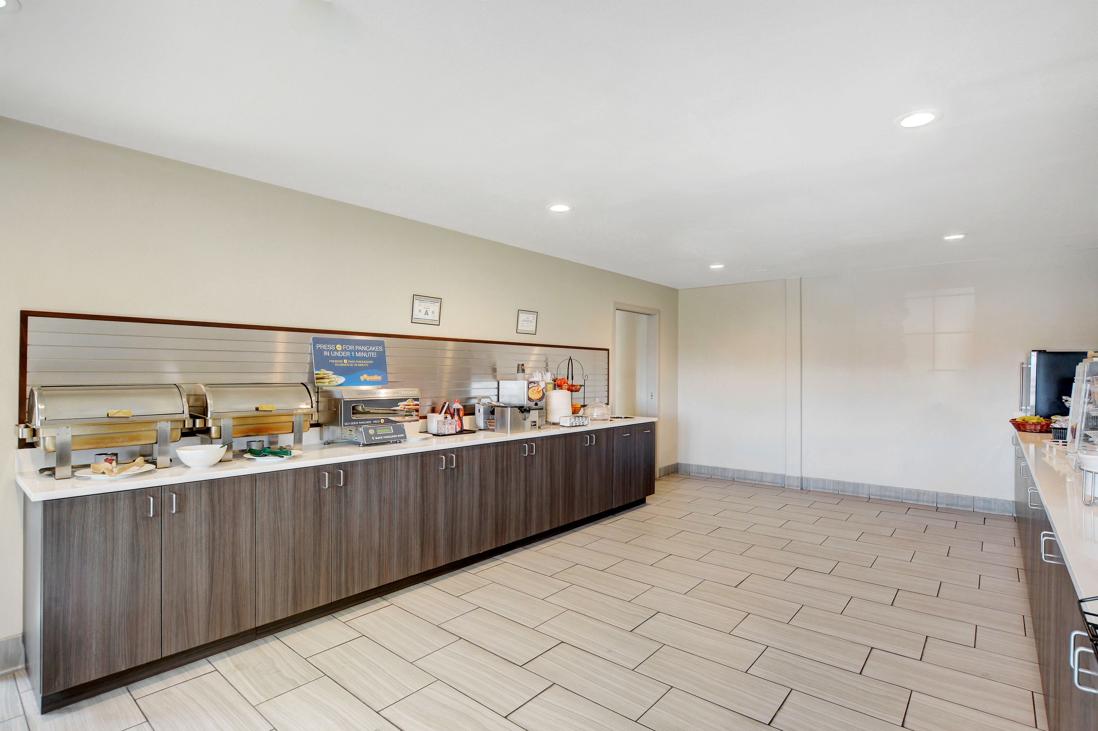 free daily full breakfast