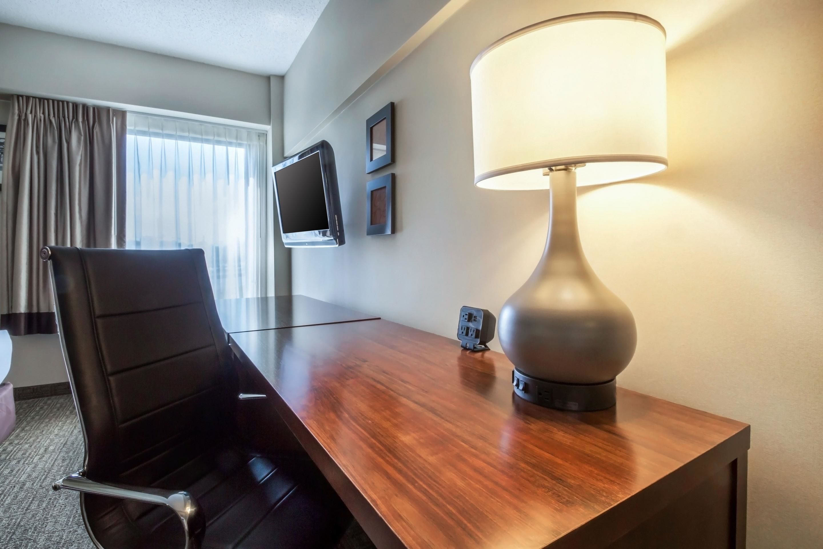 room, 1 king bed, non smoking | 1 bedroom, hypo-allergenic bedding, desk, laptop workspace