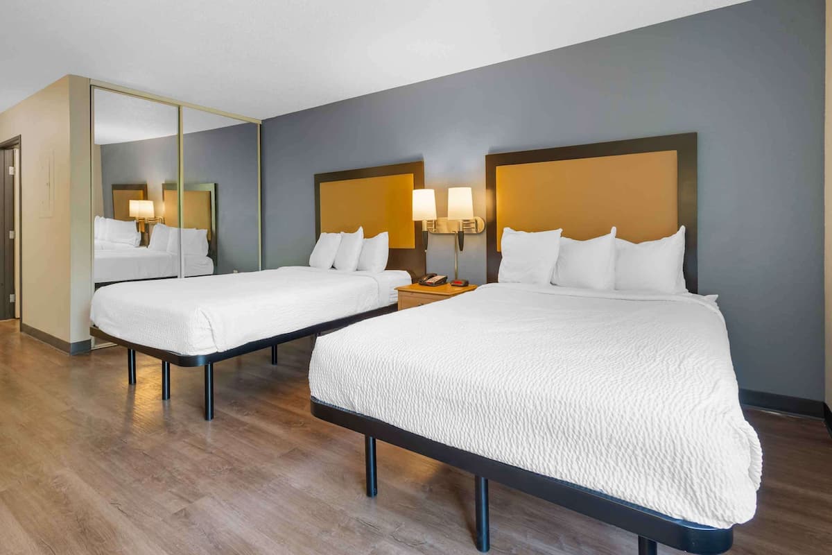Studio, 2 Double Beds, Non Smoking | Desk, blackout drapes, iron/ironing board, free WiFi
