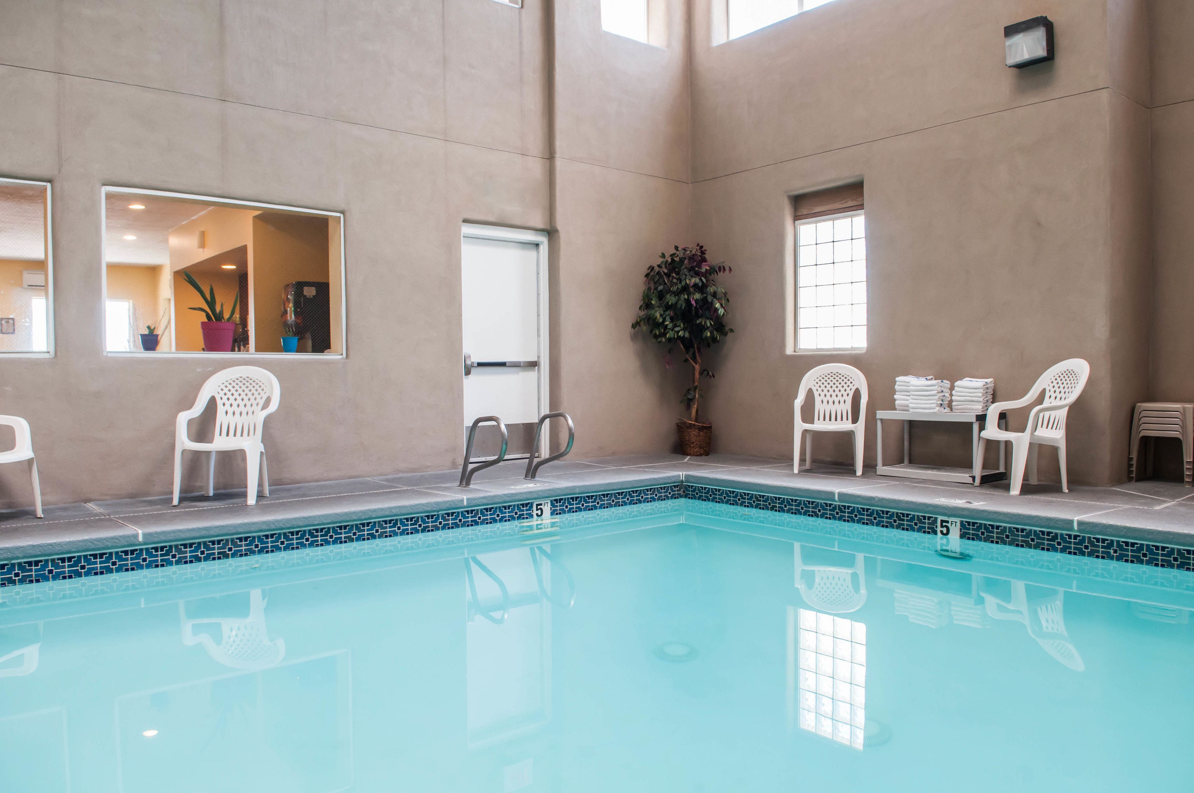 Una piscina cubierta