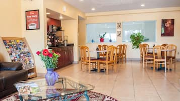 Café da manhã com buffet grátis