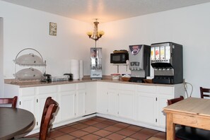 Breakfast area - Santa Fe Suites (Santa Fe)