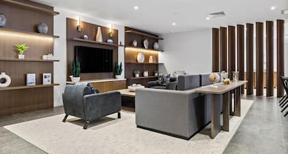DoubleTree by Hilton New York JFK Airport