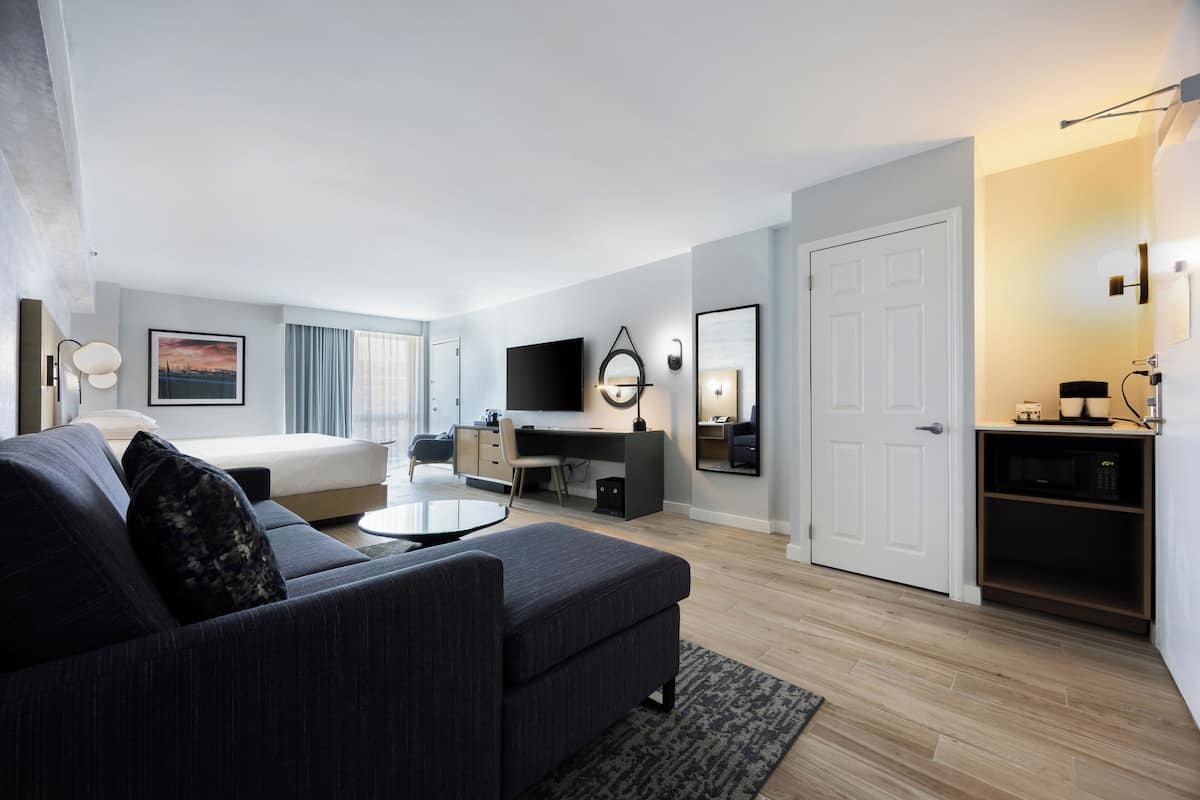 junior suite, 1 king bed | hypo-allergenic bedding, in-room safe, desk, blackout curtains