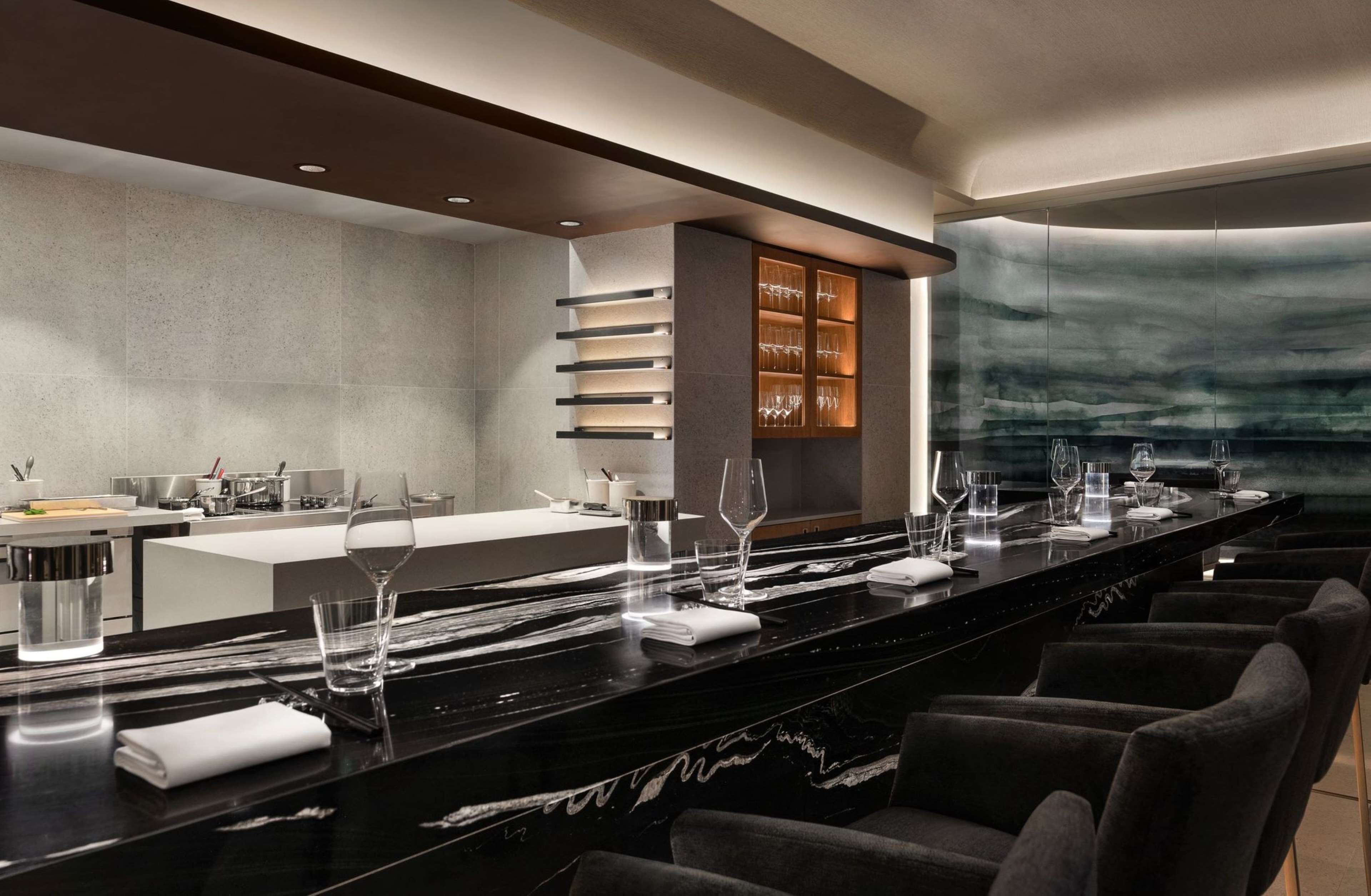 2 restaurants, breakfast, lunch, dinner served; Korean cuisine 