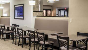 Desayuno buffet incluido todos los días