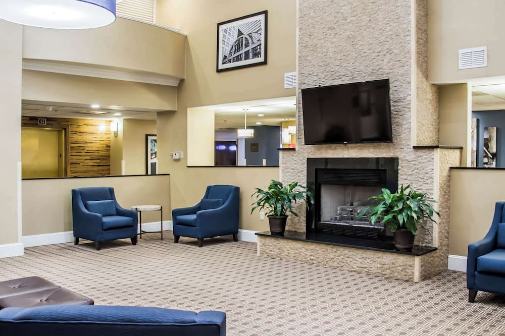 Comfort Suites University - Research Park