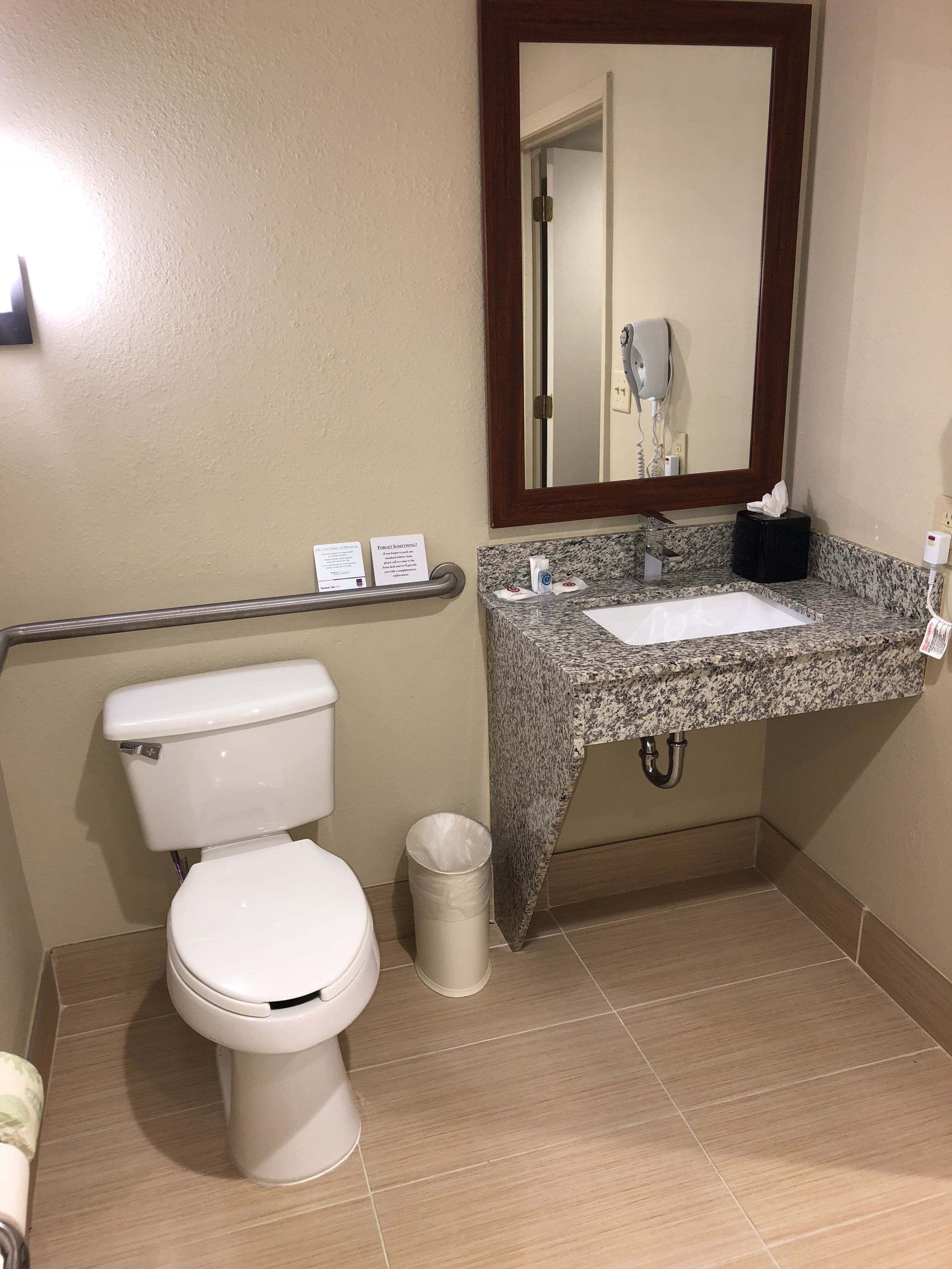 handicap accessible suite, 1 king bed, non smoking | bathroom | combined shower/bathtub, hair dryer, towels