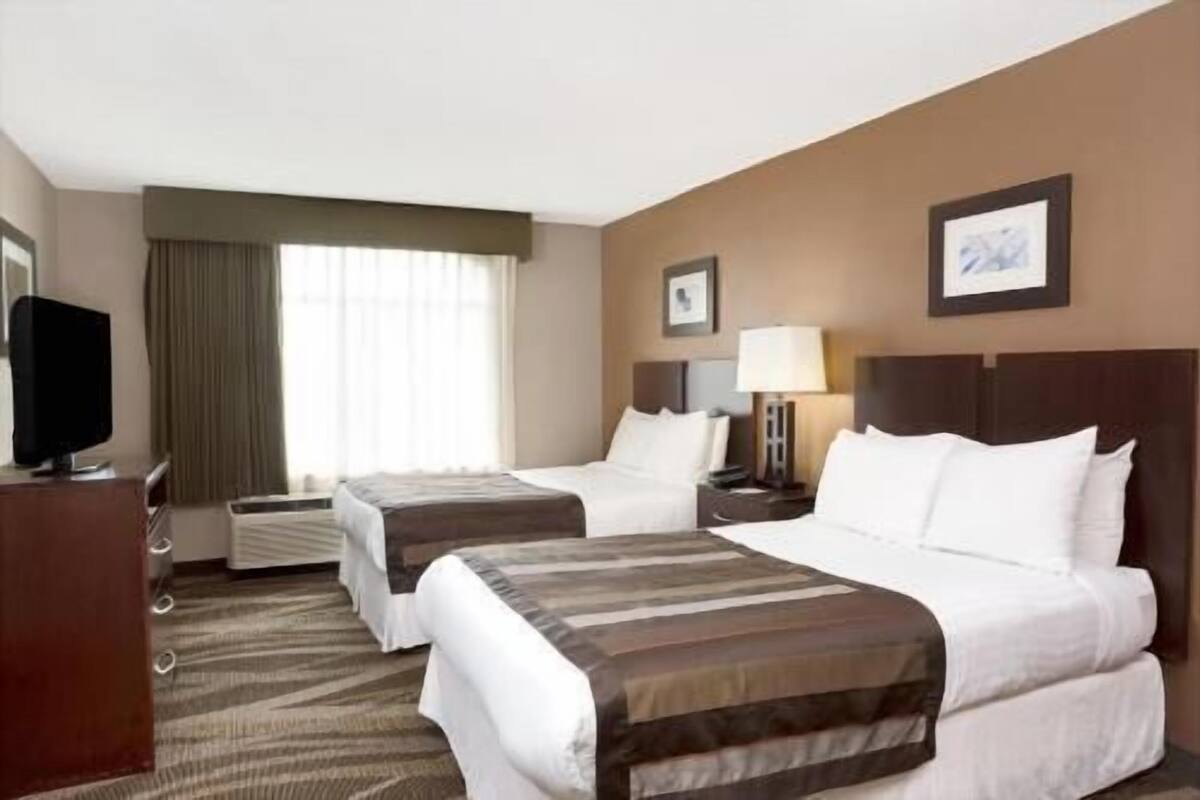 Desk, blackout drapes, iron/ironing board, free WiFi