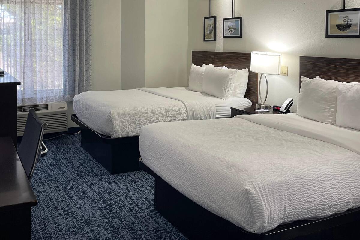 Standard Double Room, 2 Double Beds, Non Smoking | Desk, blackout drapes, iron/ironing board, free cribs/infant beds