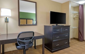 Studio, 1 Queen Bed, Non Smoking