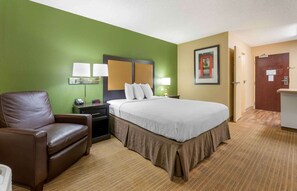 Studio, 1 Queen Bed, Non Smoking | Pillowtop beds, desk, laptop workspace, free WiFi - Extended Stay America Select Suites - Columbus - Worthington (Columbus)