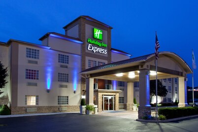 Holiday Inn Express Murrysville - Delmont by IHG