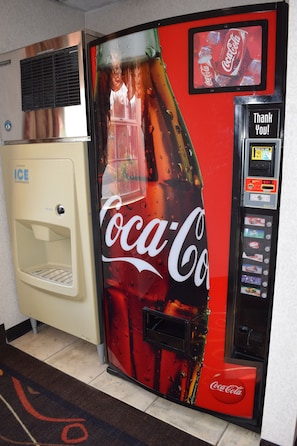 Vending machine - Microtel Inn & Suites by Wyndham Rock Hill/Charlotte Area (Rock Hill)